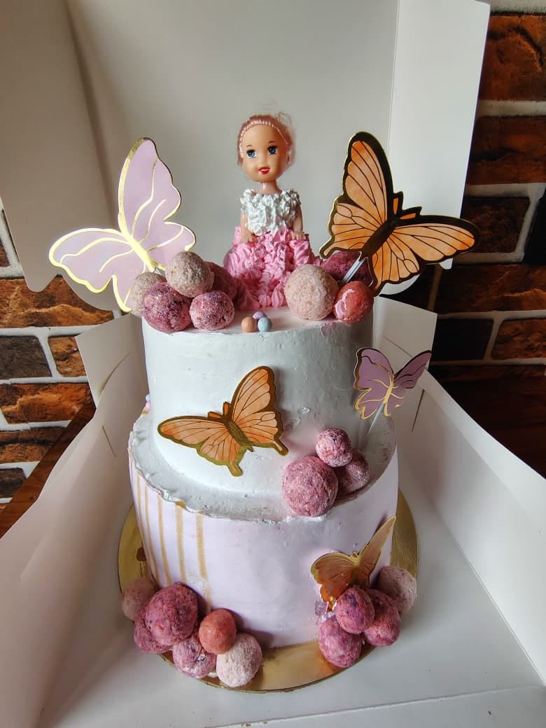 Celebration cake detail